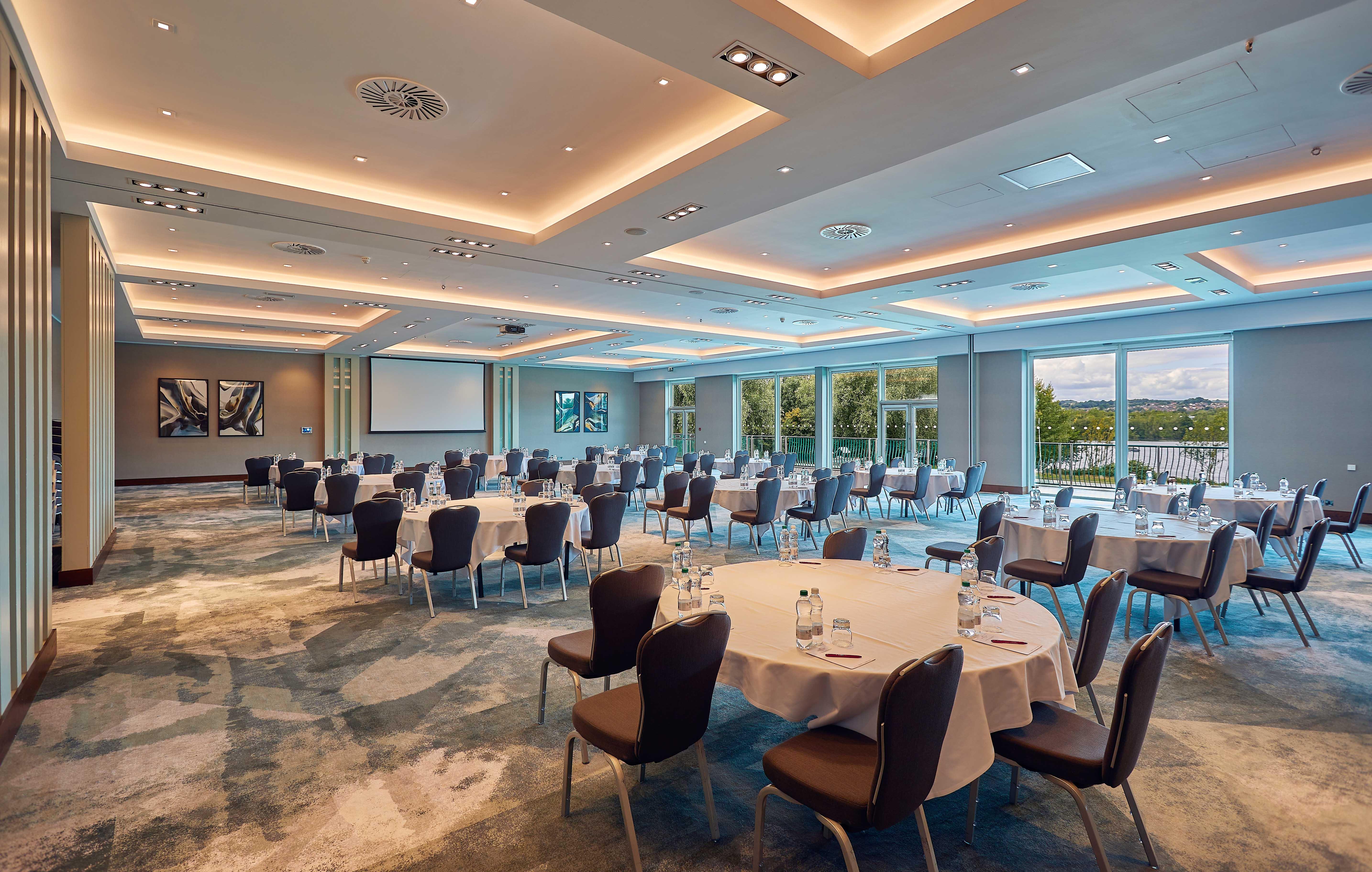 Crowne Plaza Marlow By Ihg Exterior photo