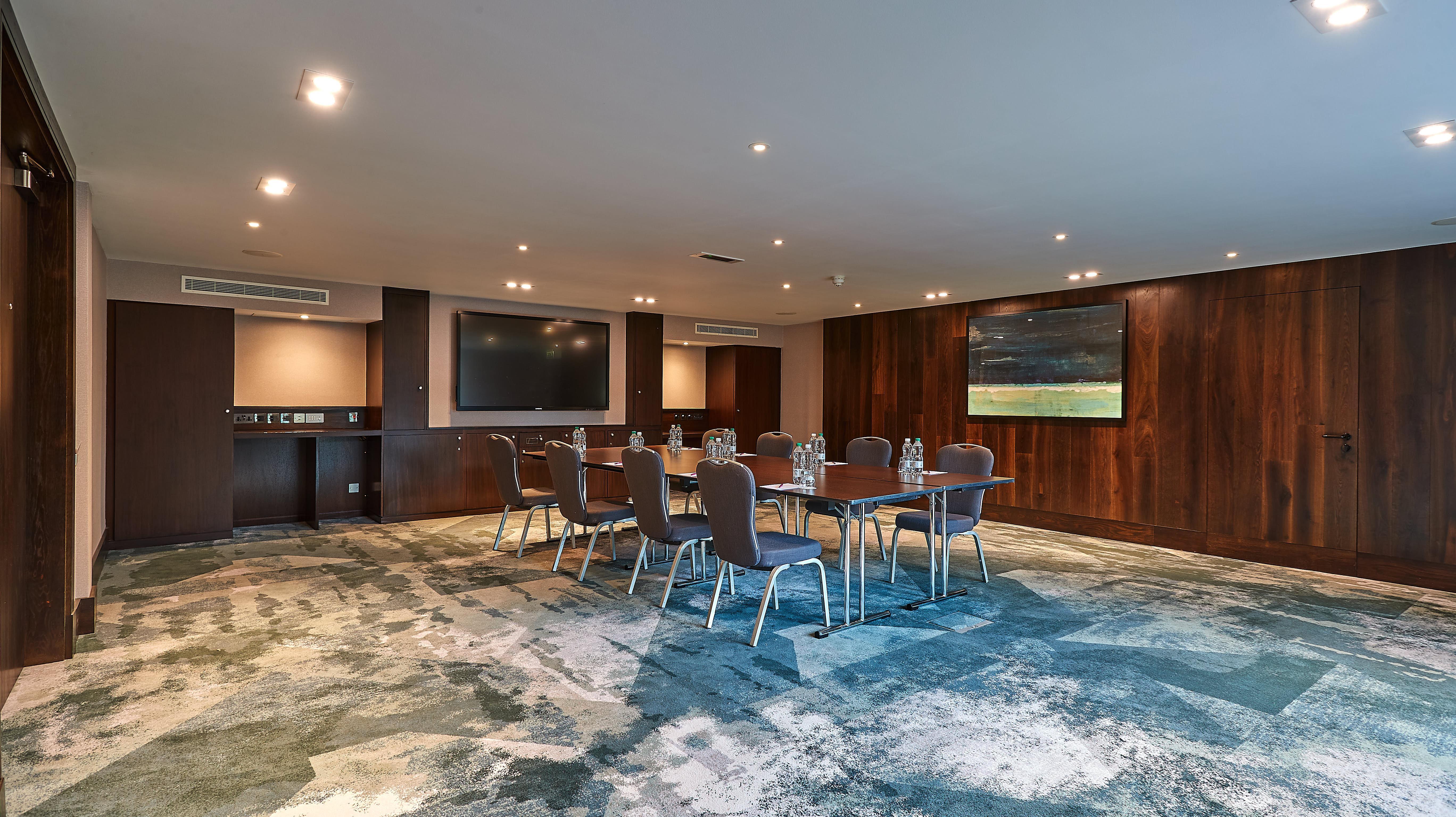 Crowne Plaza Marlow By Ihg Exterior photo
