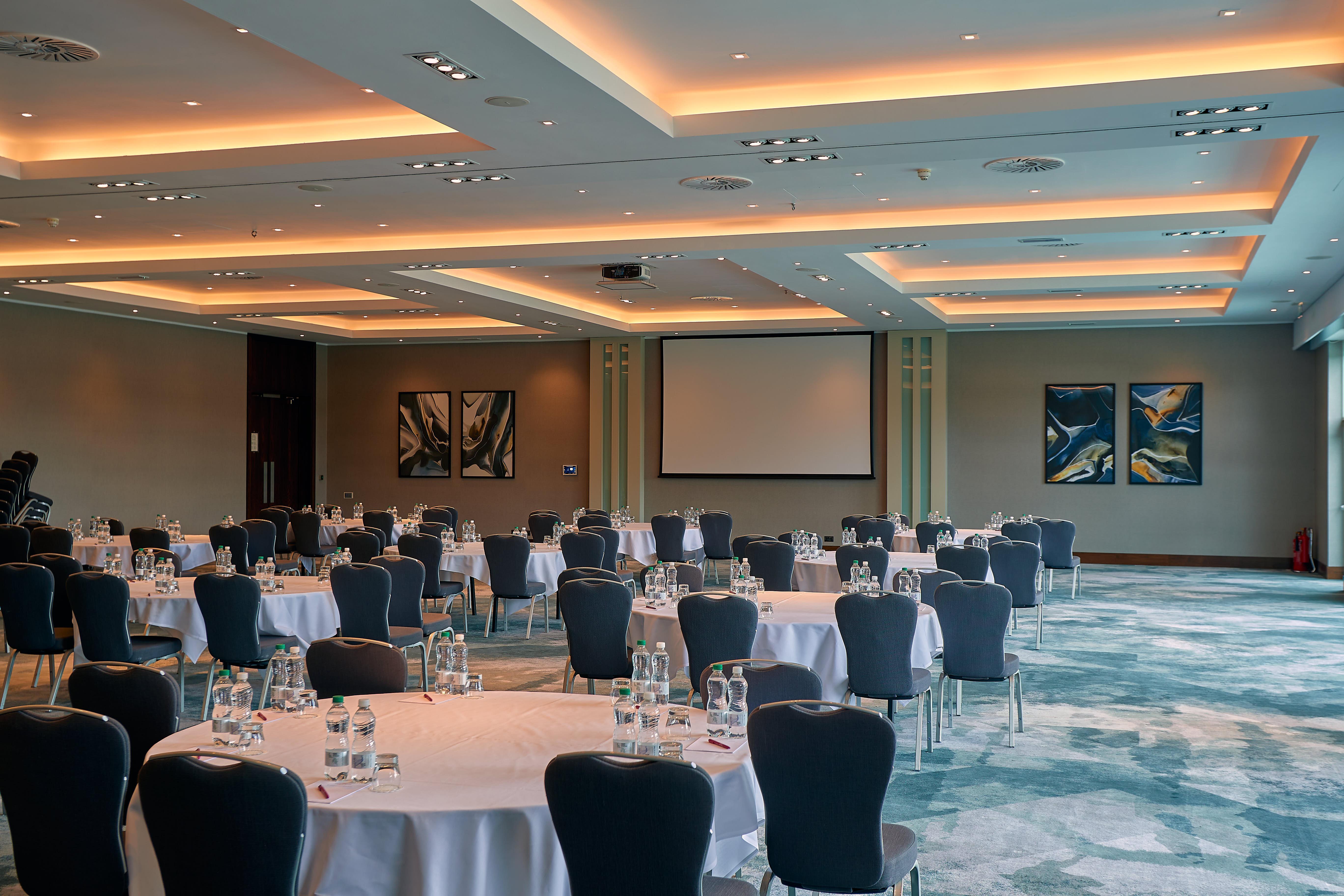 Crowne Plaza Marlow By Ihg Exterior photo