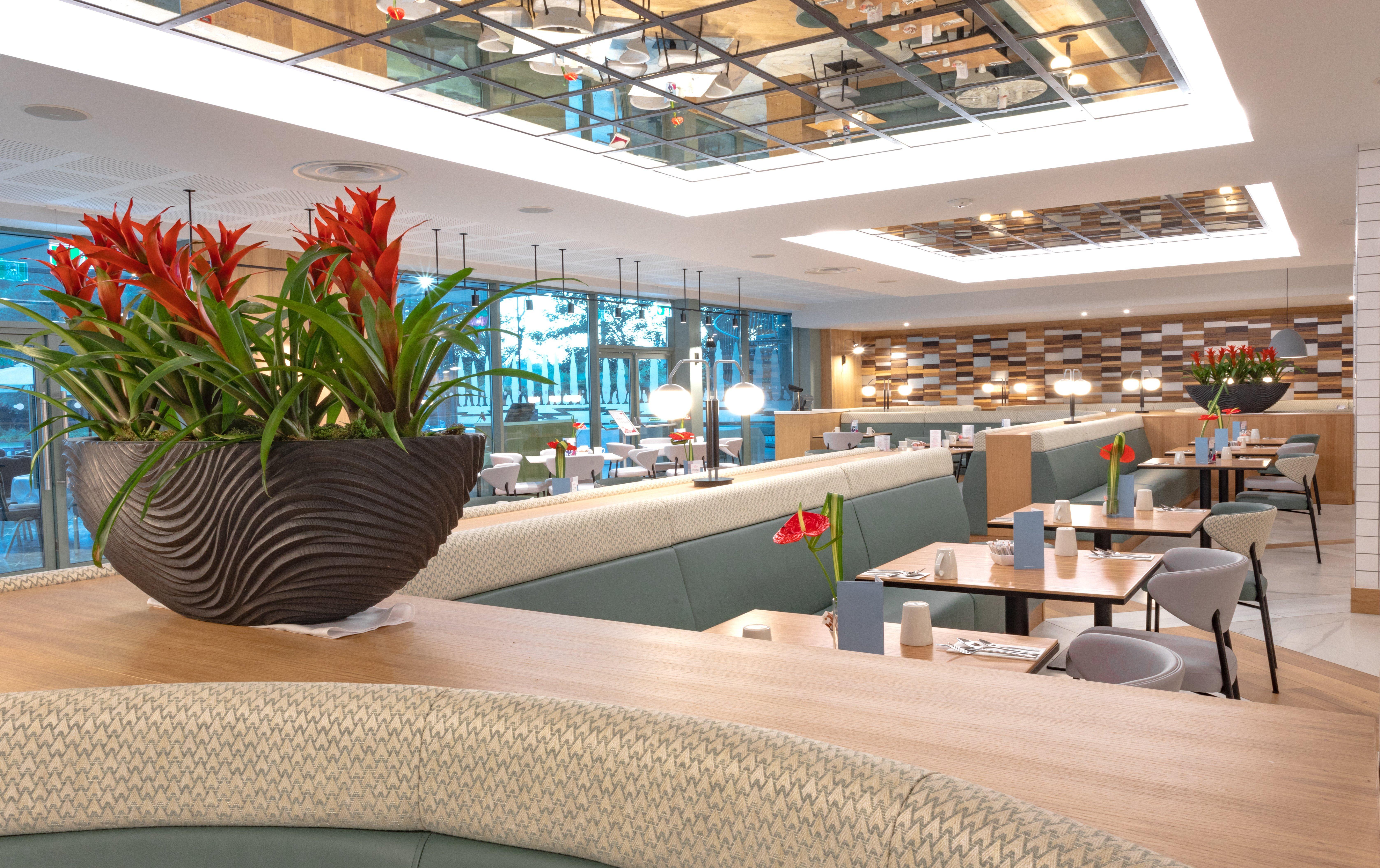 Crowne Plaza Marlow By Ihg Exterior photo
