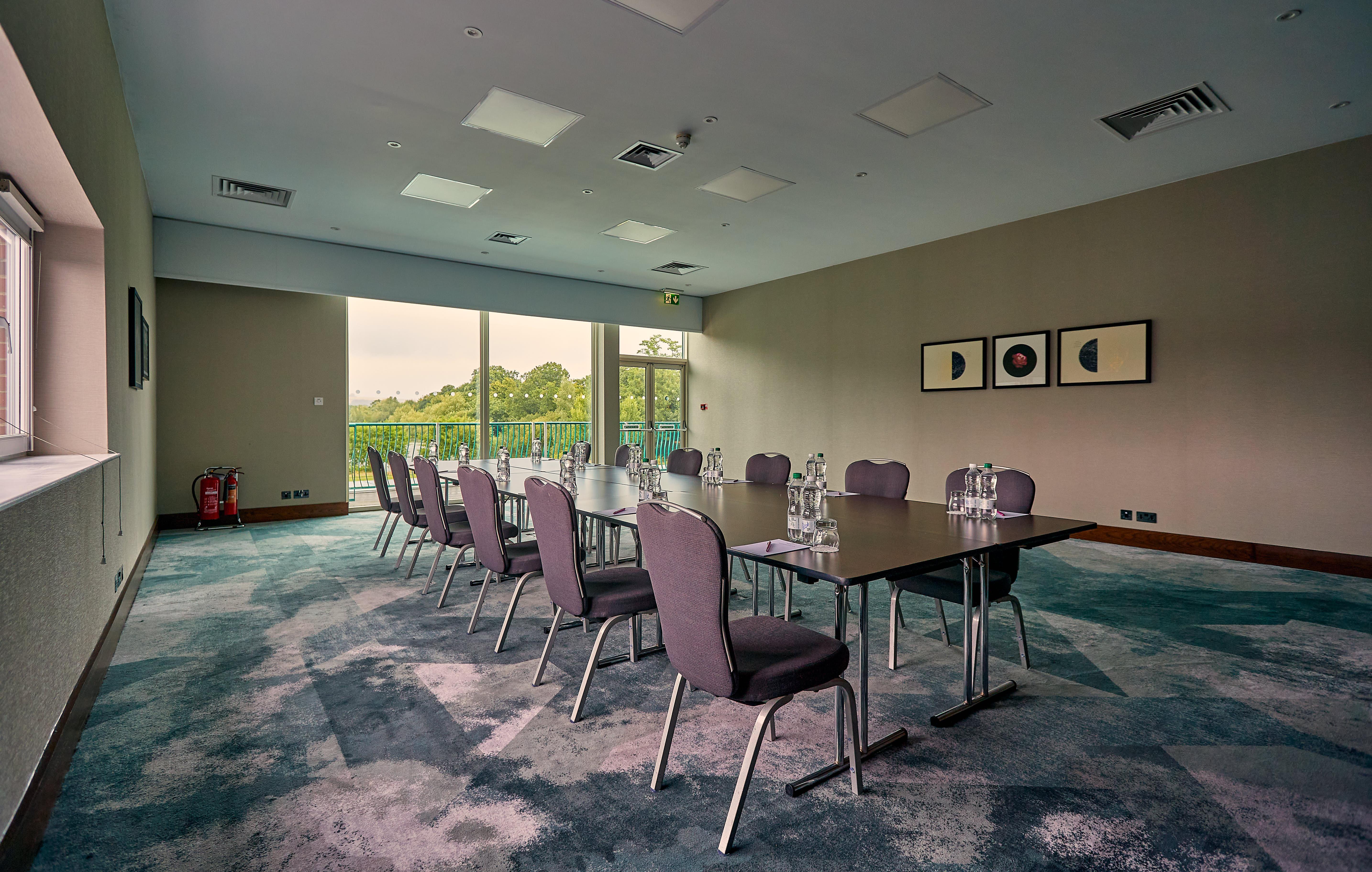 Crowne Plaza Marlow By Ihg Exterior photo