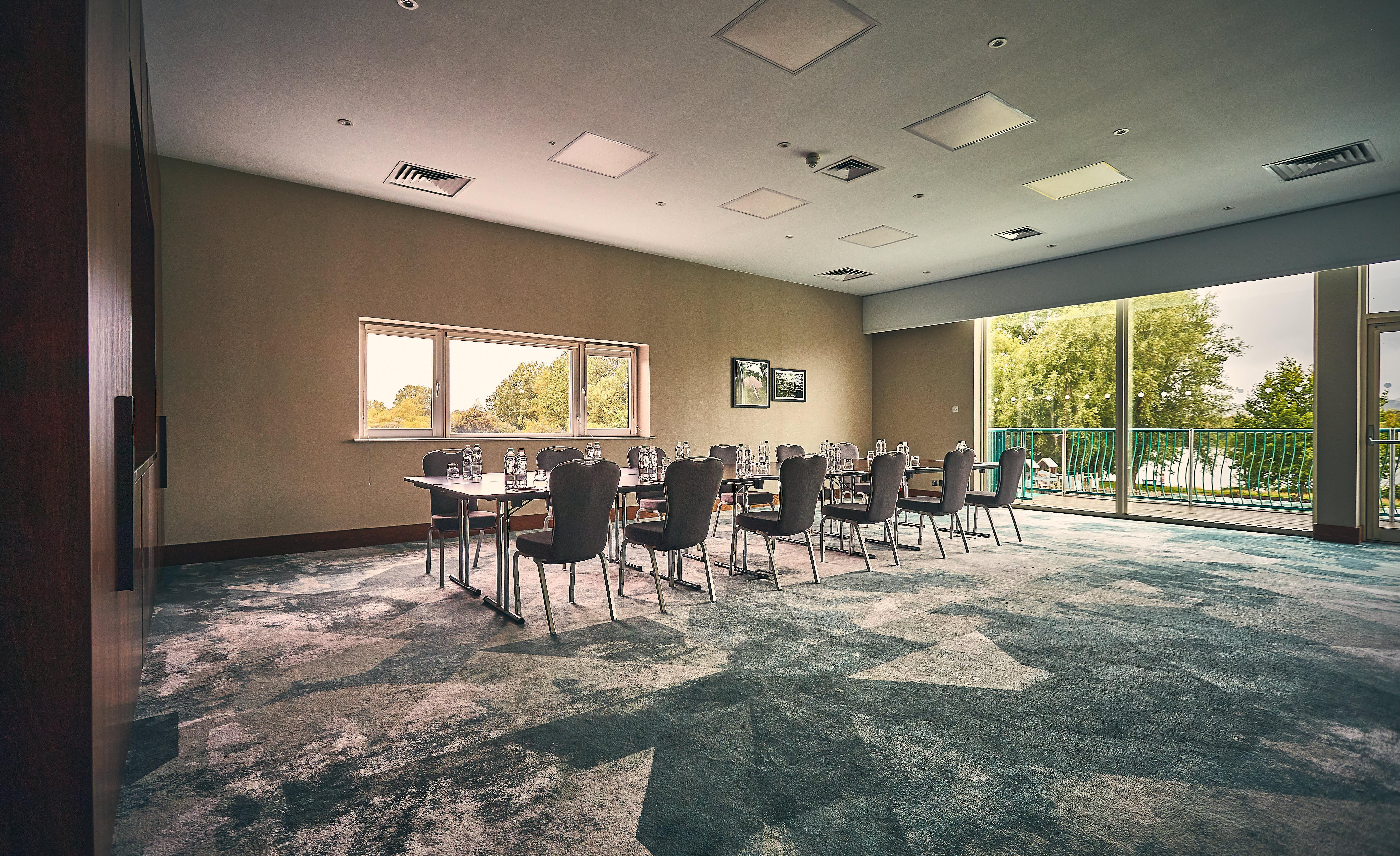 Crowne Plaza Marlow By Ihg Exterior photo