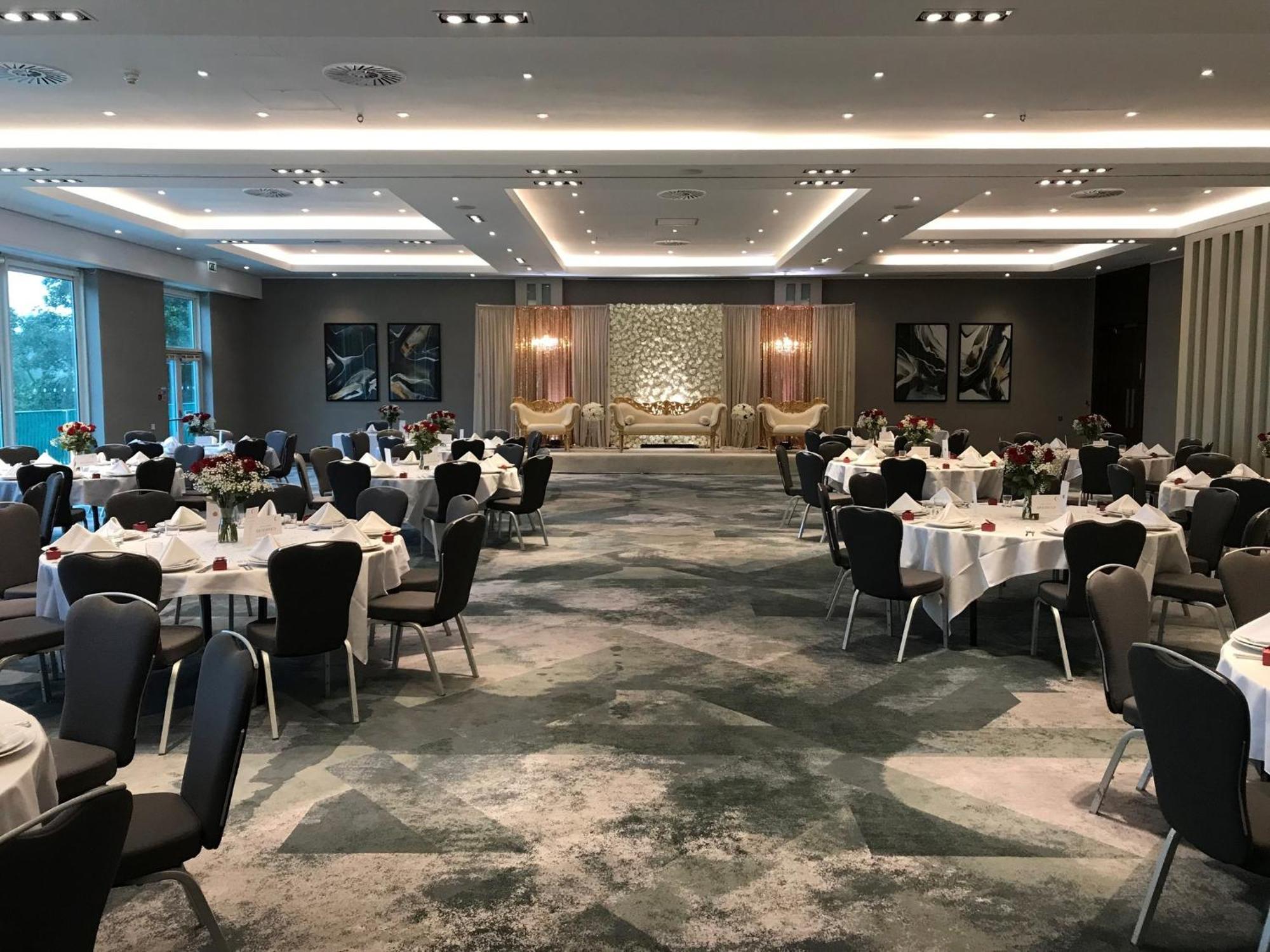 Crowne Plaza Marlow By Ihg Exterior photo